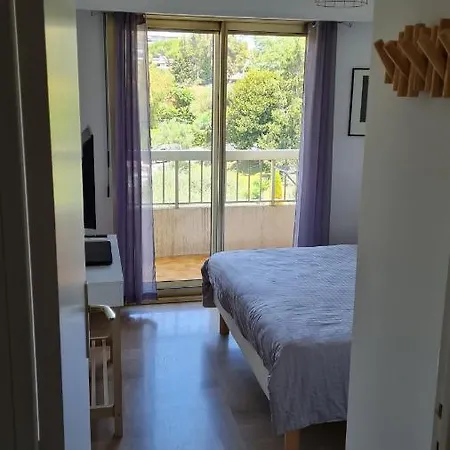2p Entierement Climatise I Bien Insonorise I Wifi I A 300 M De La I Restaurants Commerces Et Transports A 5mn A Pied I Ideal 2 Personnes I Possibilite 4 Avec Canape Lit De Qualite I Tres Belle Douche * Cagnes-sur-Mer