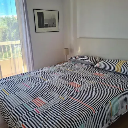 2p Entierement Climatise I Bien Insonorise I Wifi I A 300 M De La I Restaurants Commerces Et Transports A 5mn A Pied I Ideal 2 Personnes I Possibilite 4 Avec Canape Lit De Qualite I Tres Belle Douche Apartment Cagnes-sur-Mer